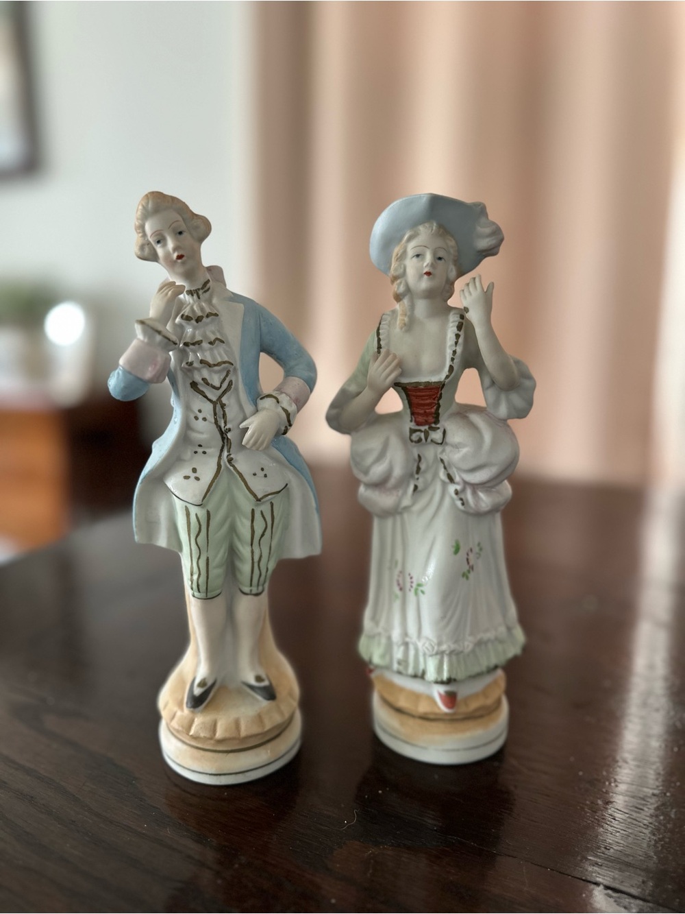 Vintage 1950s Colonial Porcelain Pair by Lipper & Mann